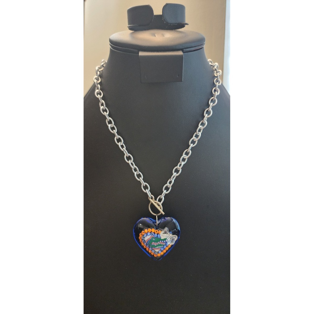 Florida Gators Blue Heart Rhinestone Toggle Necklace Silver Tone Chain Fan Gear